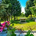 Kolonijna Park 미엥지즈드로예