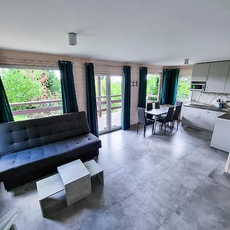 別荘 Kolonijna Park *