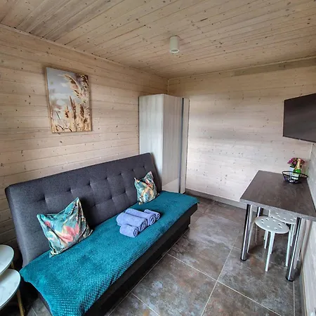 別荘 Kolonijna Park